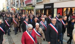 150 élus augerons manifestent contre la fermeture du tribunal de Lisieux