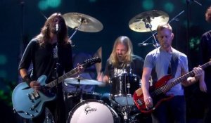 Foo Fighters - The Sky Is A Neighborhood (Live from the BRITs 2018) [720p]