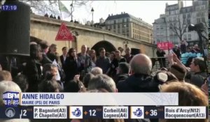 Anne Hidalgo avec les défenseurs de la piétonnisation sur les voies sur berge à Paris