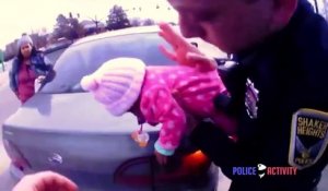 Un policier sauve la vie d'un bébé