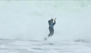 Le heat complet entre Italo Ferreira et Ezekiel Lau - Adrénaline - Surf