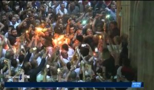 Jérusalem : cérémonie du "feu sacré" pour la Pâques orthodoxe
