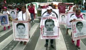 Mexique: Marche pour dénoncer la disparition de 43 étudiants