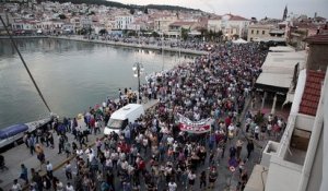 Lesbos : la colère des habitants de l'île