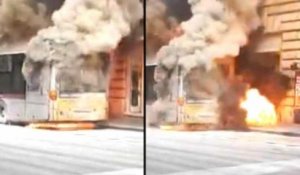 L'incendie et l'explosion de ce bus à Rome ont fait une grosse frayeur aux passants