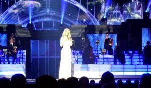 Céline Dion interprète Ashes (bande originale DeadPool 2)  pour la première fois en live