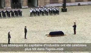 Obsèques de Serge Dassault: honneurs militaires aux Invalides
