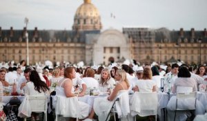 Le "dîner en blanc" rassemble des milliers de personnes à Paris