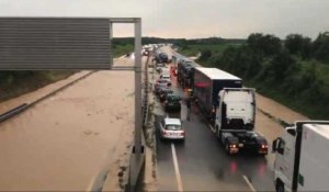 De l'Alsace à la Bretagne, les images des orages qui continuent à s'abattre