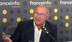 Pour Michel Sapin, l'engouement actuel autour de François Hollande prouve qu'"il existe un terrain politique entre Mélenchon et Macron"