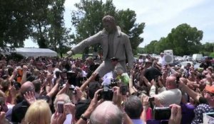 Une statue à la mémoire de Johnny Hallyday