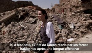 Angelina Jolie visite la ville de Mossoul dévastée par la guerre