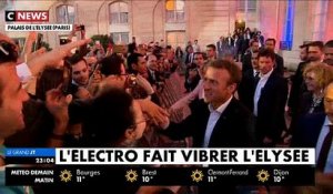 Regardez les images surprenantes de la Fêtes de la musique cette nuit à l'Elysée en présence d'Emmanuel Macron