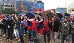 La déception des supporters russes                            lors de la défaite contre l’Uruguay.