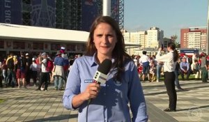 Un supporter tente d’embrasser une journaliste brésilienne...