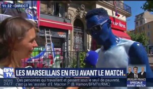 Pour le match de la France il se maquille en bleu-blanc-rouge... de la tête au pied