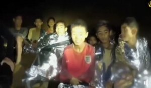 Thaïlande : les 13 rescapés de la grotte évacués