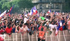 20.000 supporters sont rassemblés sur la place de l'Hôtel de Ville de Paris !
