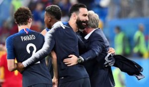 Mondial 2018 : Adil Rami a-t-il demandé Pamela Anderson en mariage ? La bague qui sème le doute