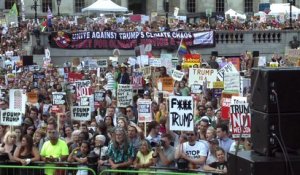 Londres: Des milliers de personnes défient Trump