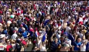 Paris : La fan zone du Champ de Mars filmée du dessus, frissons garantis