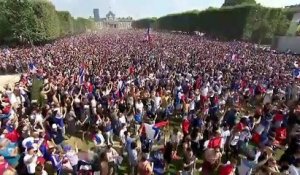 Coupe du monde 2018 : écoutez "La Marseillaise" résonner dans la fan zone du Champ-de-Mars avant France-Croatie