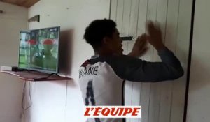 La joie du frère de Varane sur le but de Mbappé - Foot - CM 2018 - Bleus