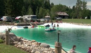 Il décide de construire une piscine géante dans son jardin : 1,2 millions de litres d'eau