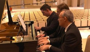 Multipiano à Gabala : deux pianos à dix mains