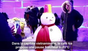 A Hanoi, un café igloo pour combattre la chaleur estivale