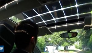 Cette voiture électrique est recouverte de panneaux solaires