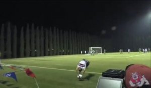 Football : L'incroyable touche acrobatique d'une étudiante américaine