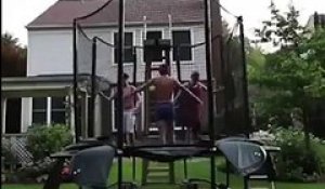 Ce qu'ils font avec un trampoline de jardin est fou