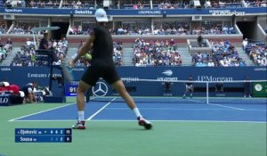 Djokovic a vaincu Sousa et la chaleur