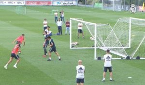 Real Madrid - Benzema, Mariano et Vinicius régalent à l'entraînement