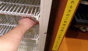 Japon : Un touriste impressionné par une machine à bière !