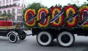 Vietnam: procession autour du cercueil du président