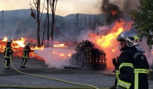 Incendie dans un entrepôt de palettes à Marsanne