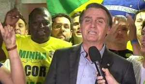"Et maintenant, transformons ce pays en une grande nation." Les premiers mots de Bolsonaro en tant que président élu