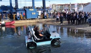 Présentation d'un véhicule amphibie au salon nautique du Cap d'Agde 2018