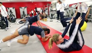 Equipe de France Féminine : gainage et musculation avec Valérie Gauvin I FFF 2018