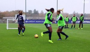 France-Brésil Féminines : exercices devant le but pour les Bleues I FFF 2018