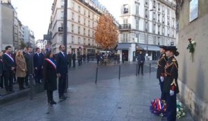 13-Novembre: l'hommage aux victimes, au croisement des rues Bichat et Alibert (10e)
