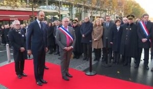 Attentats - Philippe rend hommage à la victime du Stade de France