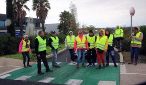 GILETS JAUNES - Situation au rond point de l'Ephèbe à Agde ce dimanche 18 nov 2018