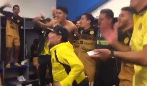 Mexique - Maradona fête la qualification en finale dans les vestiaires