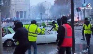 Gilets jaunes : Les syndicats de policiers inquiets après avoir trouvé des machettes - Regardez