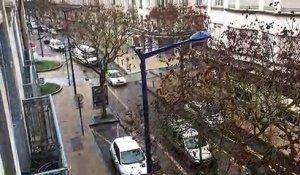 Les gilets jaunes envahissent la rue Mazel à Verdun à coups de Klaxons