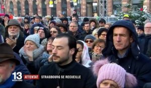 Attentat à Strasbourg : les habitants se recueillent en hommage aux victimes, sur le marché de Noël