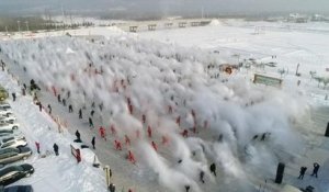 En Chine, un spectacle d'eau et de neige magique